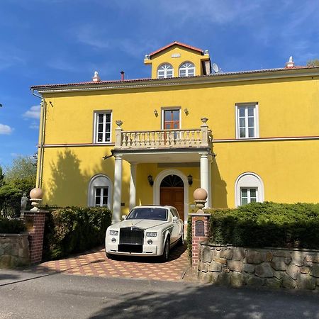 Bynovecky Zamecek Hotel Kültér fotó