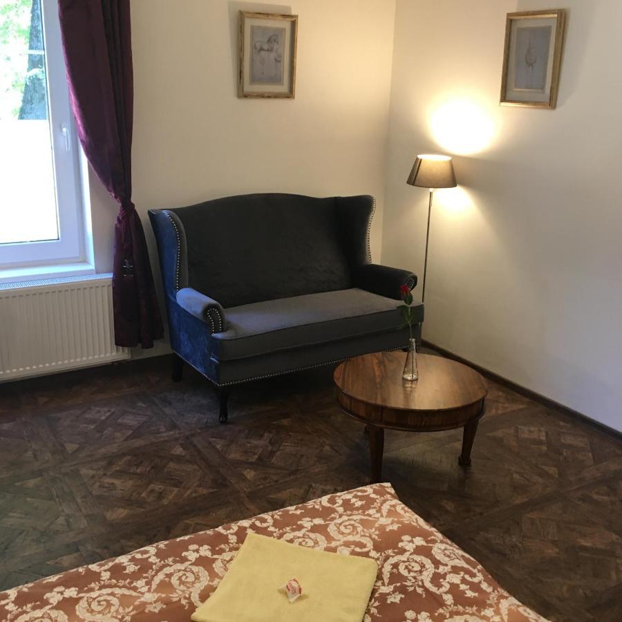 Bynovecky Zamecek Hotel Kültér fotó