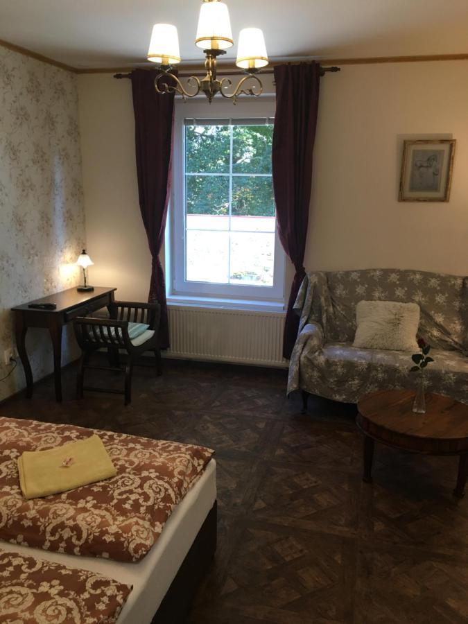 Bynovecky Zamecek Hotel Kültér fotó