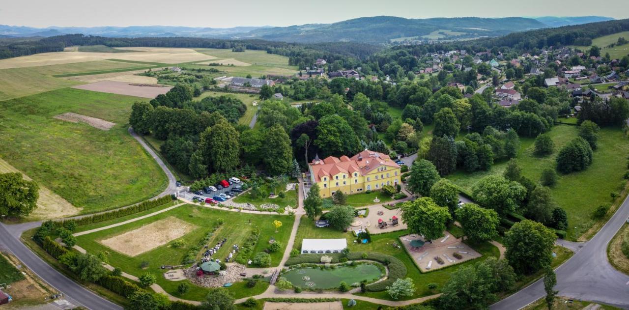 Bynovecky Zamecek Hotel Kültér fotó