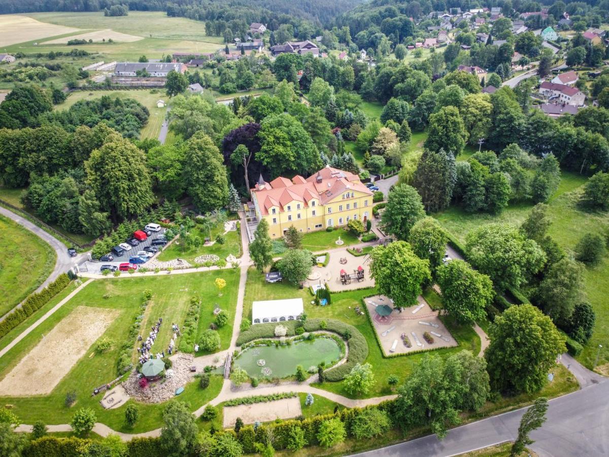 Bynovecky Zamecek Hotel Kültér fotó