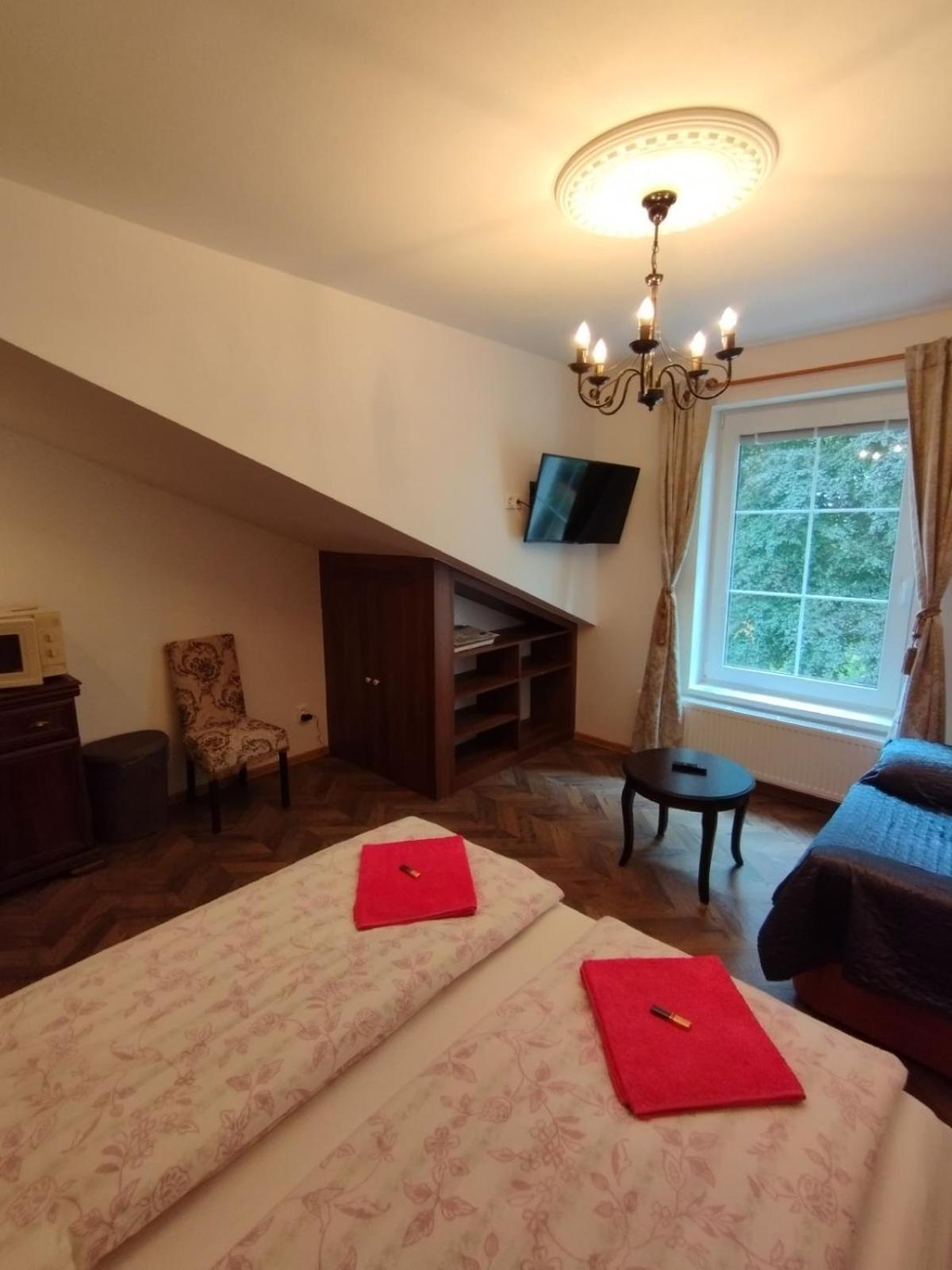 Bynovecky Zamecek Hotel Kültér fotó