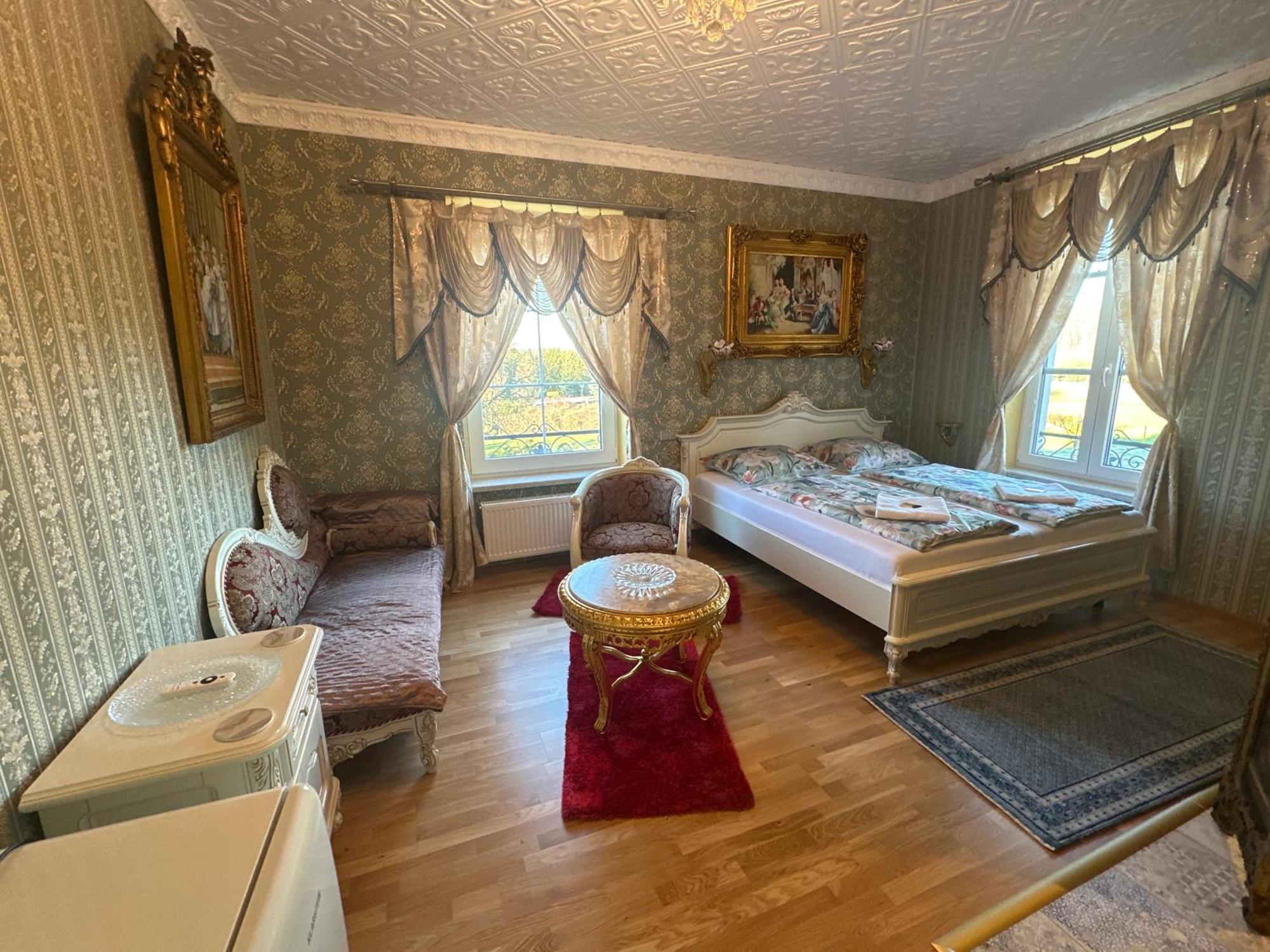 Bynovecky Zamecek Hotel Kültér fotó