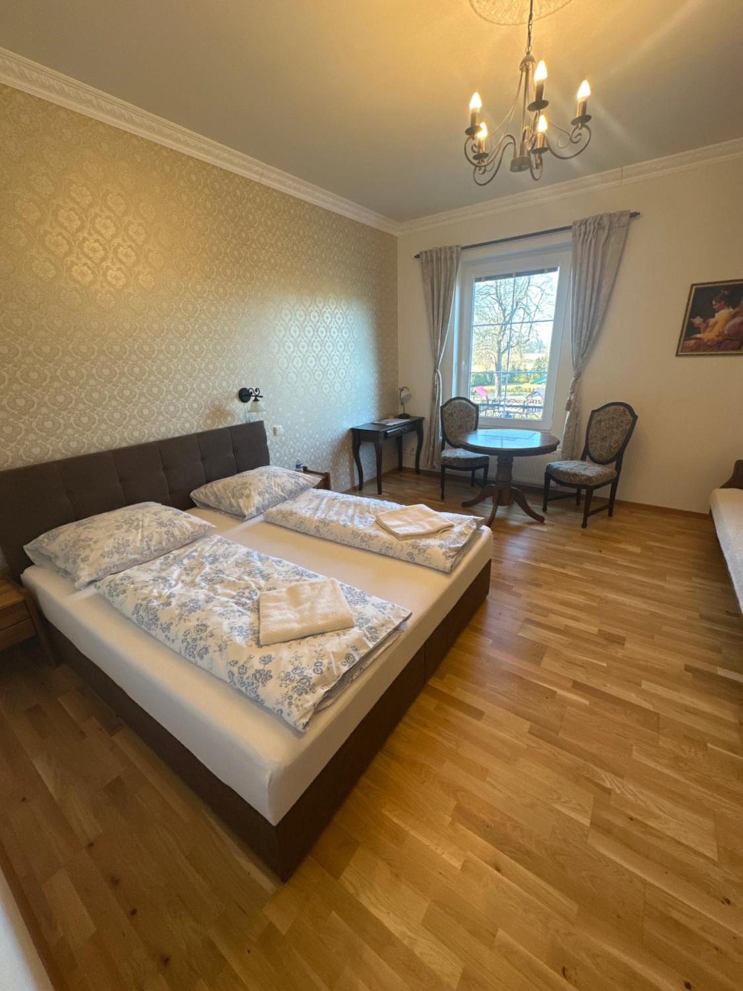 Bynovecky Zamecek Hotel Kültér fotó