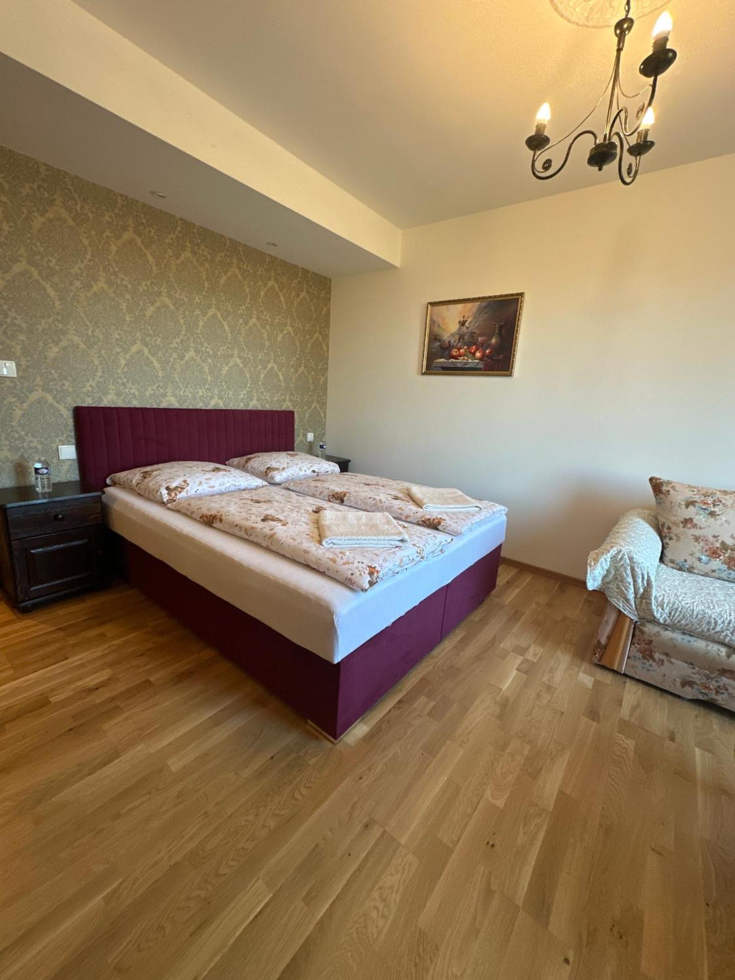 Bynovecky Zamecek Hotel Kültér fotó