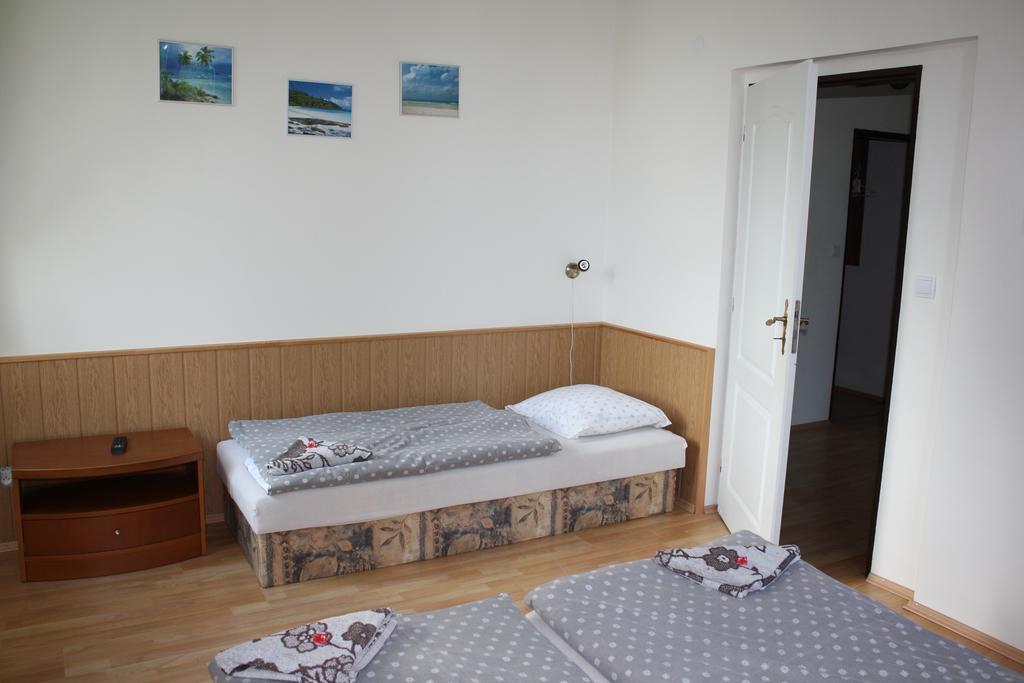 Bynovecky Zamecek Hotel Kültér fotó