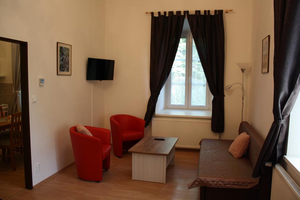 Bynovecky Zamecek Hotel Kültér fotó