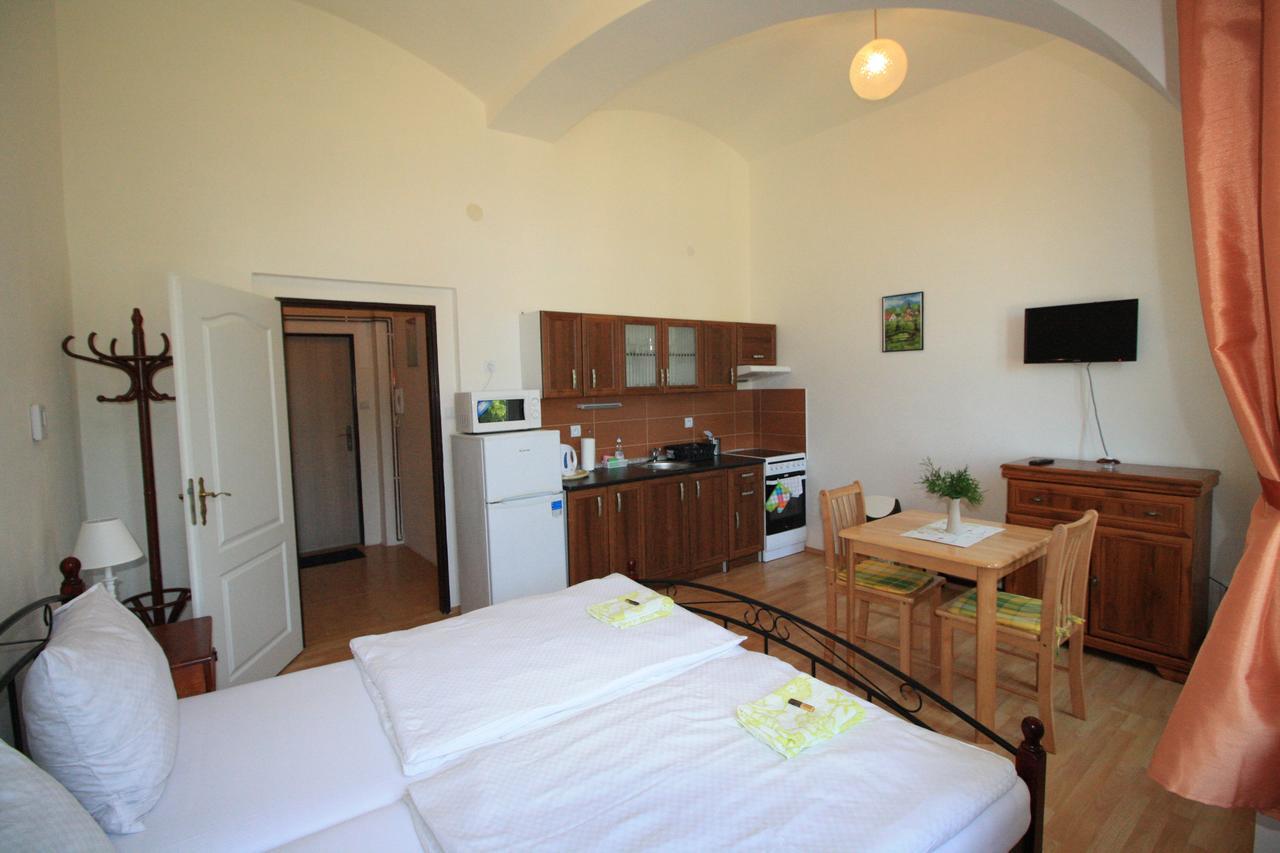 Bynovecky Zamecek Hotel Kültér fotó