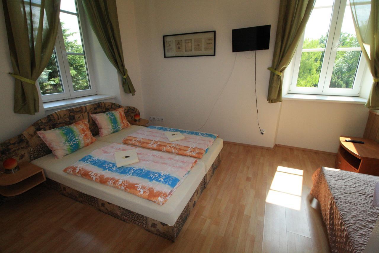 Bynovecky Zamecek Hotel Kültér fotó